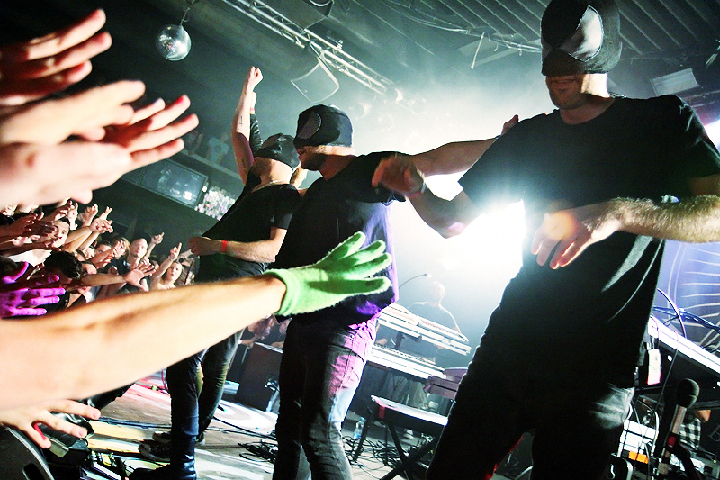 035 - The Bloody Beetroots Death Crew 77