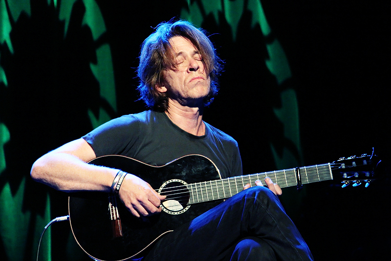 034 - Dominic Miller & Band