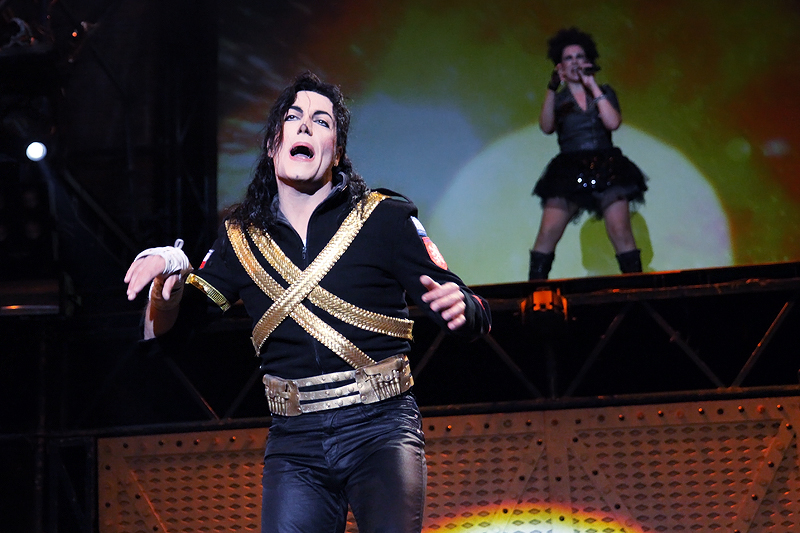 021 - Forever King Of Pop-The Michael Jackson Show