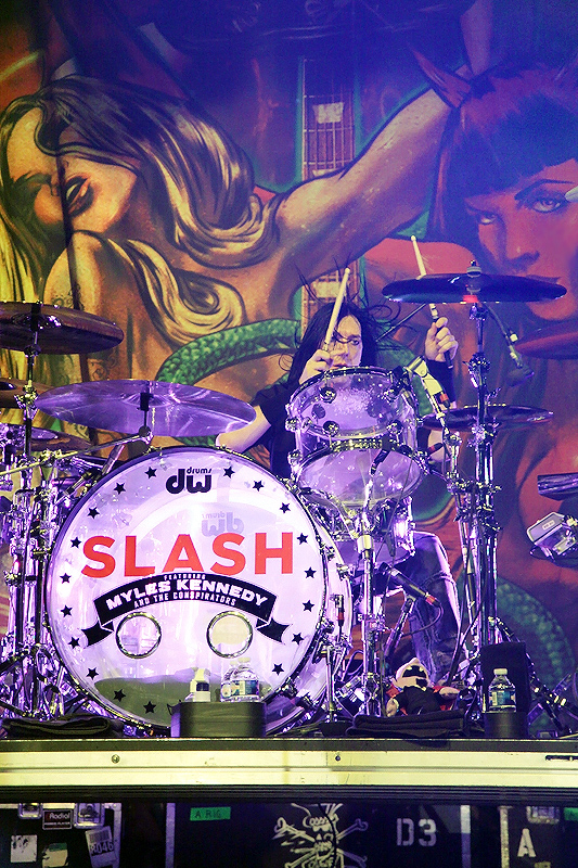 026 - Slash featuring Myles Kennedy and The Conspirators