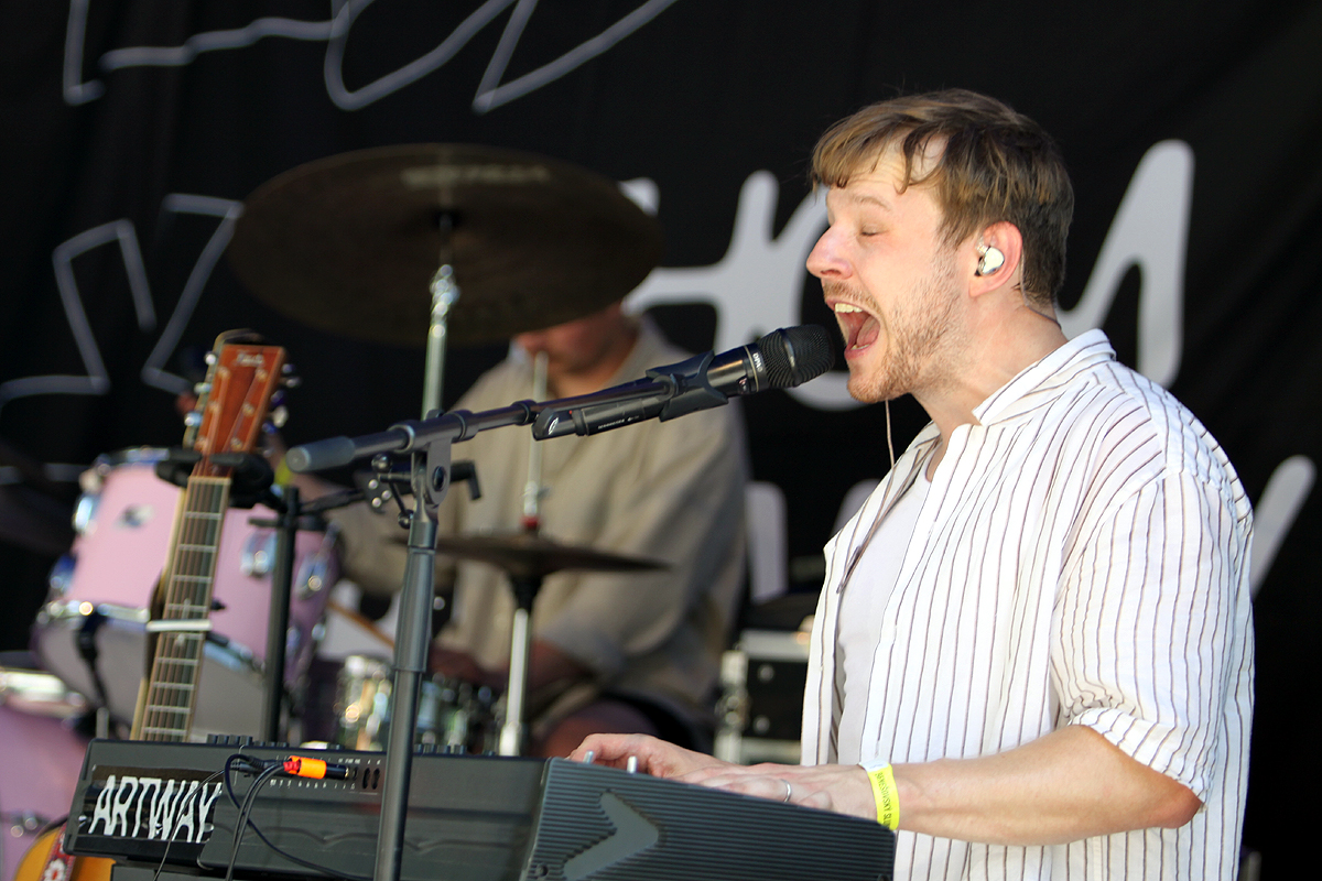 003 - Thom Artway