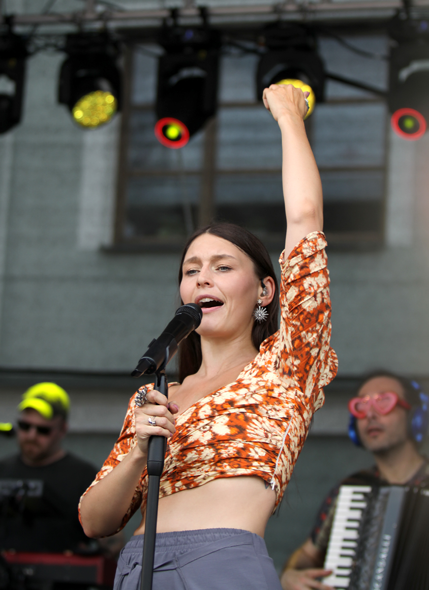 012 - Kateřina Marie Tichá & Bandjeez