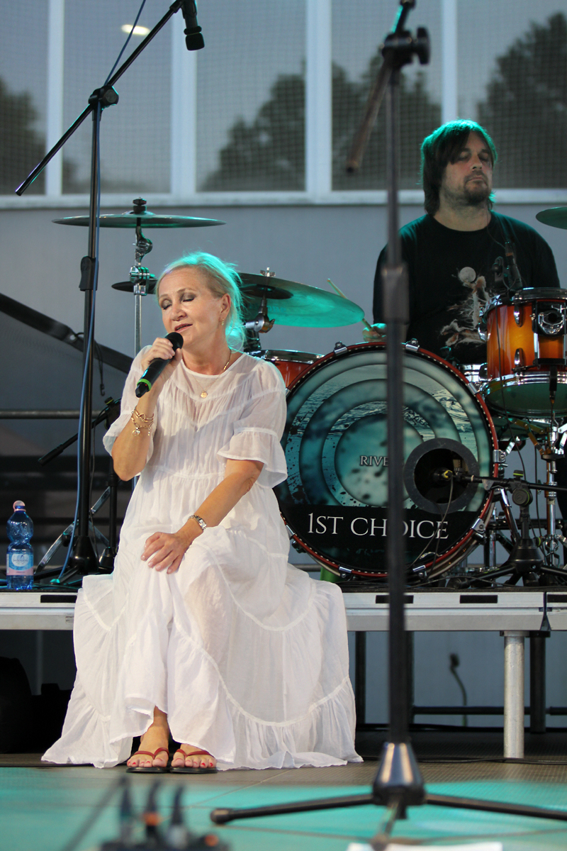 001 - Bára Basiková & Basic Band