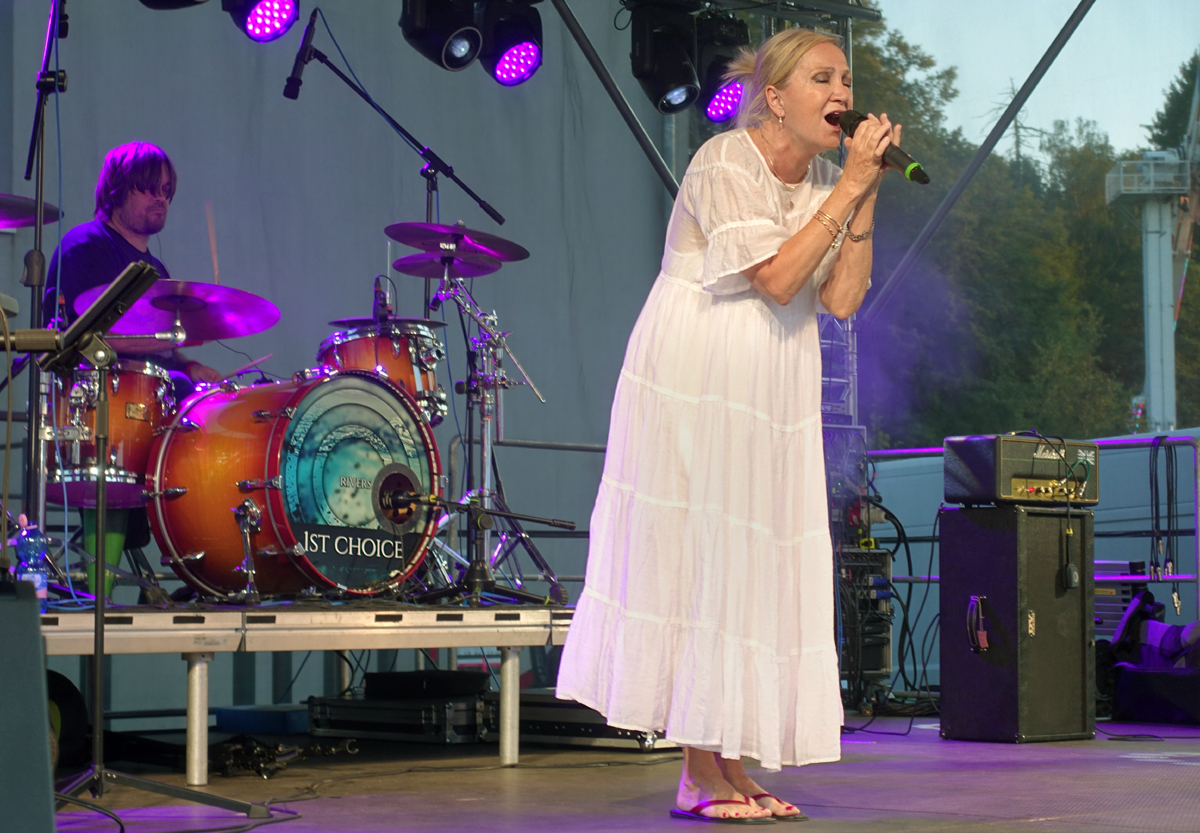 004 - Bára Basiková & Basic Band