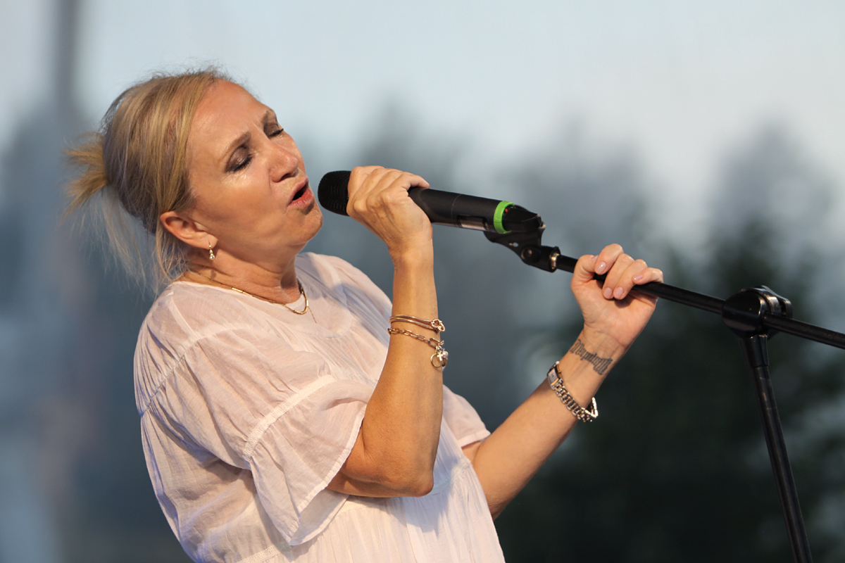 007 - Bára Basiková