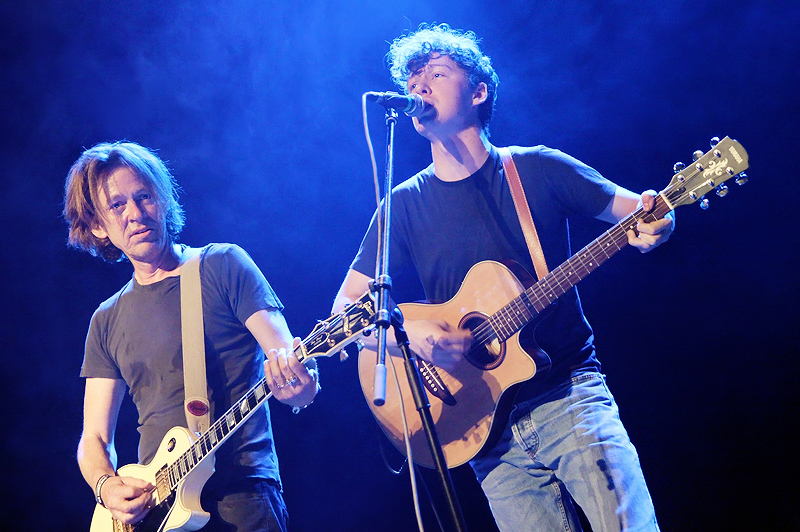 019 - Dominic Miller & Band